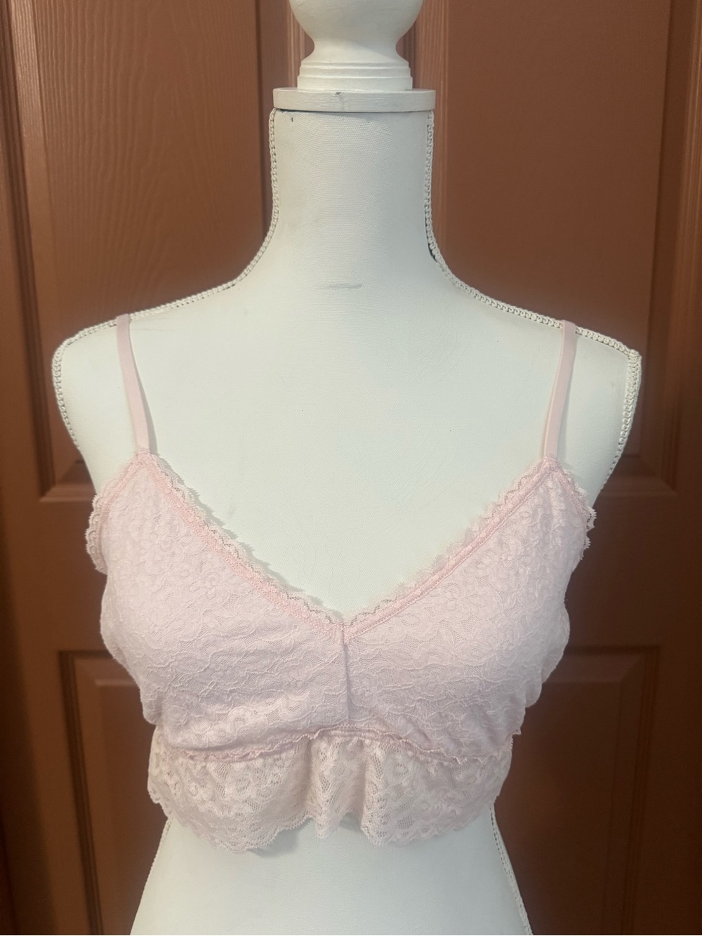 Gap Body Delicate Lace Peplum Bralette in Light Pink